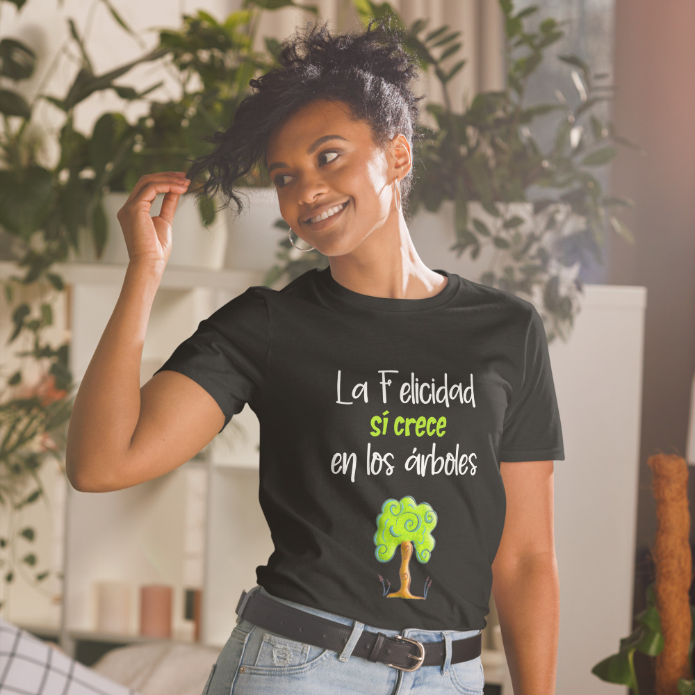 Camiseta "La Felicidad sí crece en los árboles". Colección Raíces. - Imagen 3