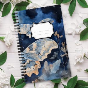 Cuaderno en Espiral con Bonito Diseño de Mariposas y Hierbas en un fondo de Noche Azul