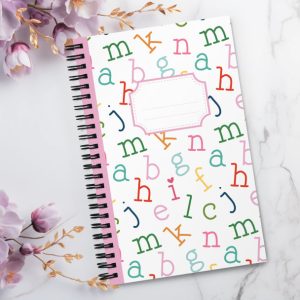 Cuaderno en Espiral con Bonito Diseño de Letras y Borde en Color
