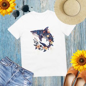 Camiseta de Ensueño con Bonito Tiburón y Océano con Flores