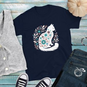 Camiseta con Bonito Diseño Imaginativo de estilo Folk en la silueta de un Elegante Gato de Pelo Largo