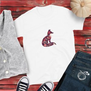 Camiseta con Bonito Diseño Imaginativo de estilo Folk en la silueta de un Elegante Zorro Rojo