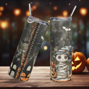 Vaso de acero inoxidable con bonita momia de cuento con sombrero y calabazas