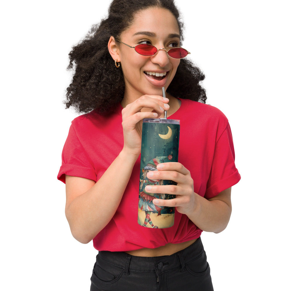 Vaso de acero inoxidable con una Niña posando en Navidad con Aldea de fantasía al fondo - Imagen 2