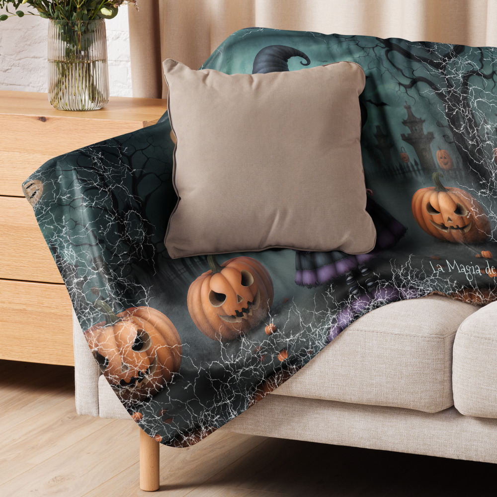 Manta de misterio mullida con niña brujita de estilo victoriano en fondo tenebroso con calabazas - Imagen 4