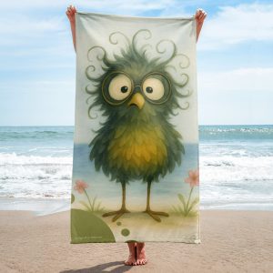 Toalla de baño y playa con un divertido y alocado pájaro verde con gafas - Aurora, la que necesita 3 alarmas, 2 cafés y un milagro