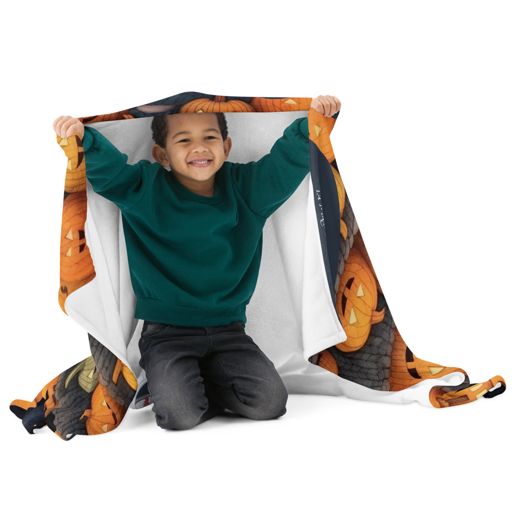 Manta polar de Halloween con calabazas, casitas y dulce niño con gorro - Imagen 6